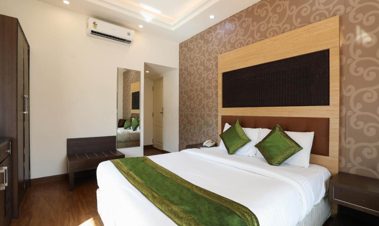 Treebo Trend White Mg Hotel Bangalore Exterior photo