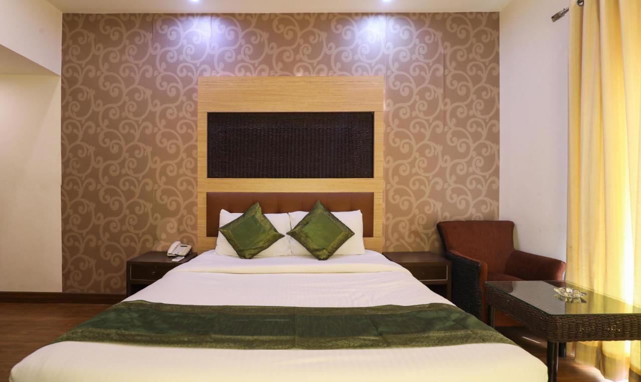 Treebo Trend White Mg Hotel Bangalore Exterior photo
